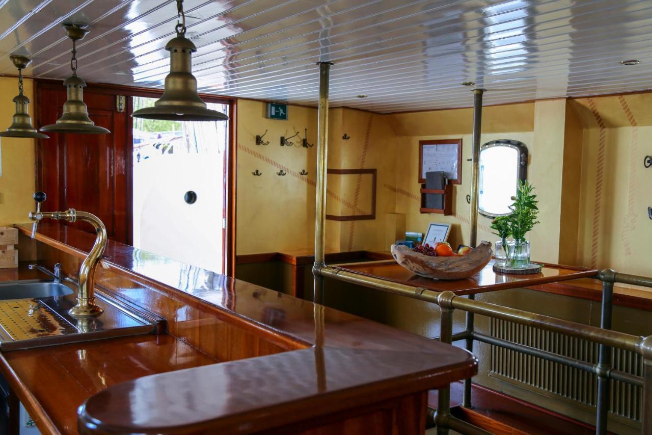 B&B Sailing Ship Summertime Kampen Exterior photo